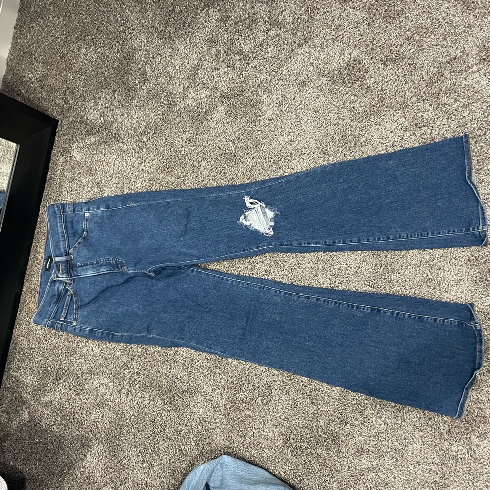 Size 4. Express Flare. High Rise Jean.